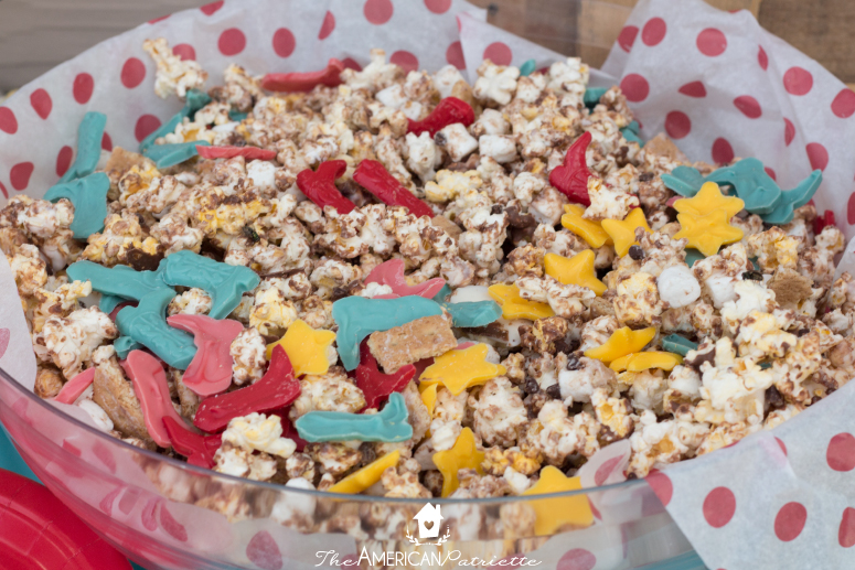 Easy Smores Popcorn Recipe - An easy-to-make, no-bake sweet treat for a party or get-together! Cute addition to a camping-themed party!