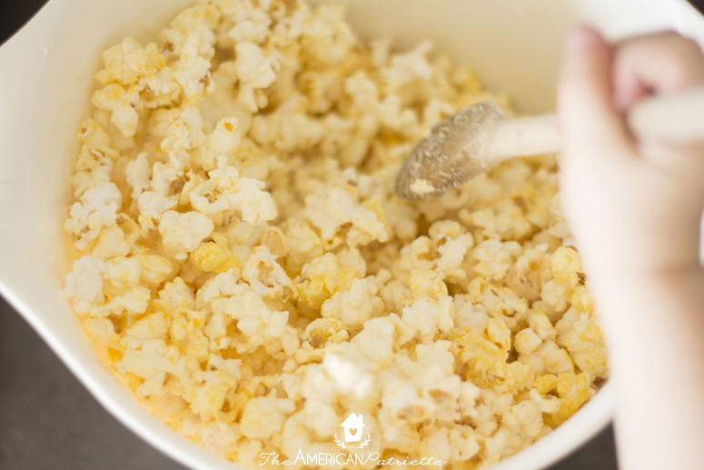 Three Ingredient Pumpkin Spice Popcorn