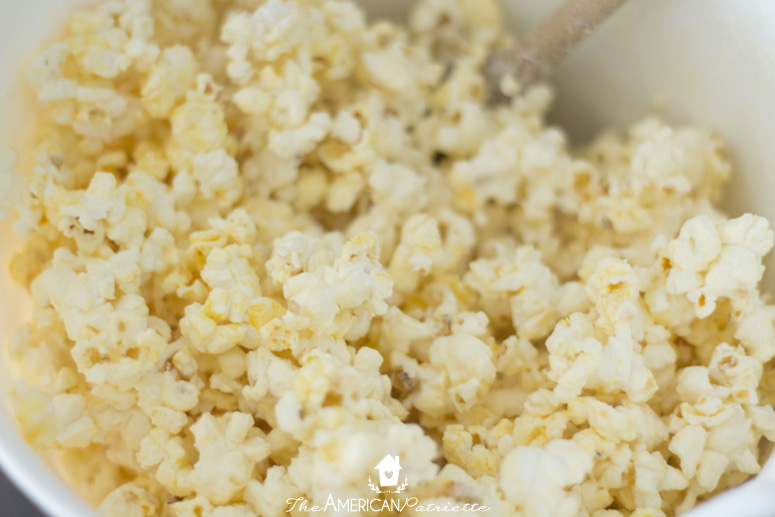 Three Ingredient Pumpkin Spice Popcorn