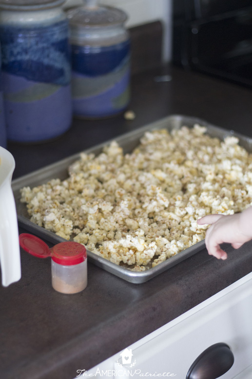 Three Ingredient Pumpkin Spice Popcorn