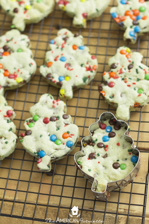 Chocolate Chip Pistachio Christmas Tree Cookies - the perfect Christmas cookies for Santa!