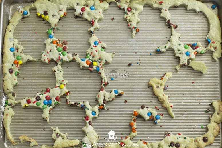 Chocolate Chip Pistachio Christmas Tree Cookies - the perfect Christmas cookies for Santa!