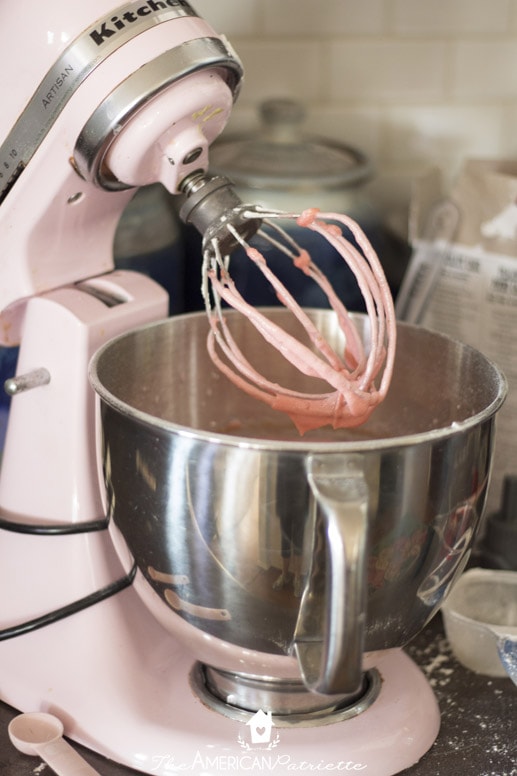 Hot Pink kitchen-aid stand mixerARE YOU KIDDING ME?? L-O-V-E