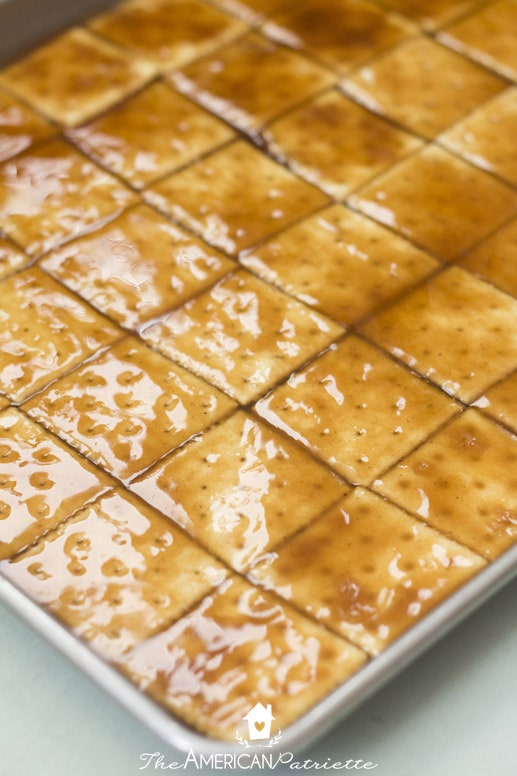 Easy Pumpkin Spice Praline Saltine Cracker Toffee