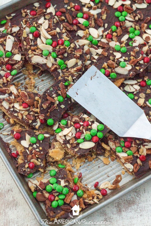 Easy Christmas Saltine Nutcracker Toffee