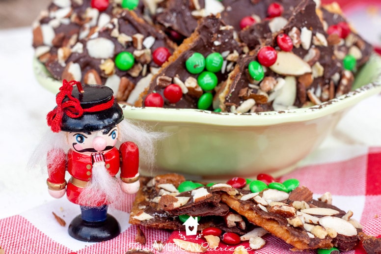 Easy Christmas Saltine “Nutcracker” Toffee (10-min recipe!)