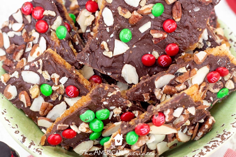 Easy Christmas Saltine Nutcracker Toffee