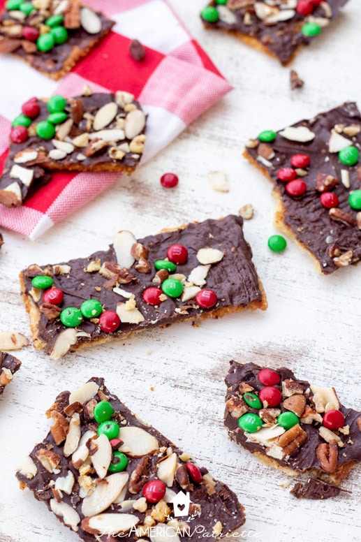 Easy Christmas Saltine Nutcracker Toffee