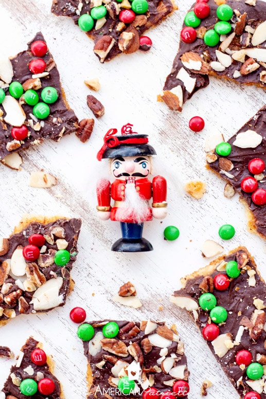 Easy Christmas Saltine Nutcracker Toffee