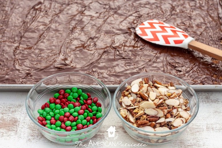 Easy Christmas Saltine Nutcracker Toffee