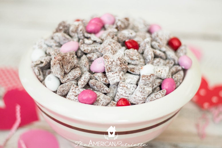 Easy Strawberry Nutella Valentine's Day Puppy Chow Recipe