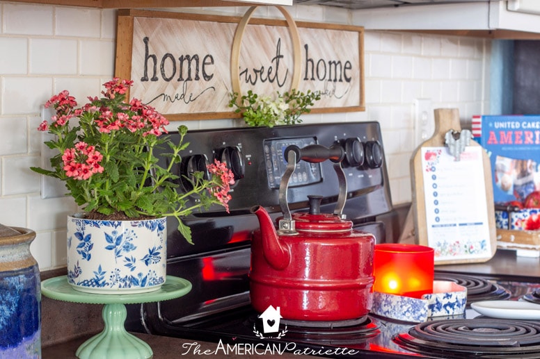 Cottage Farmhouse Style Patriotic Home Decor Ideas