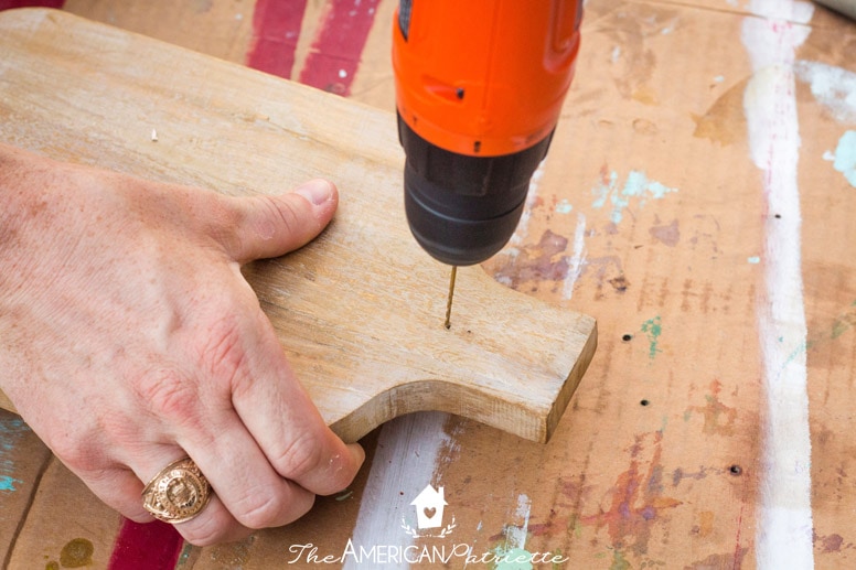 DIY Cutting Board Clip Frame