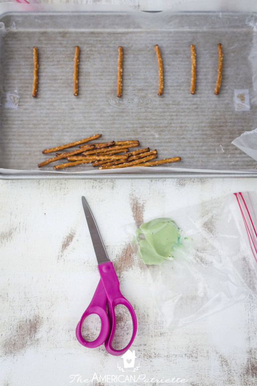 Easy Chocolate Christmas Tree Pretzel Sticks