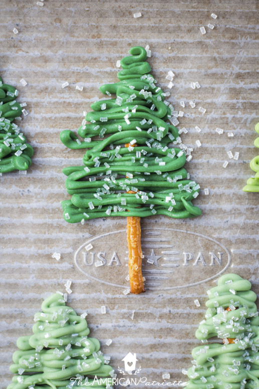 Easy Chocolate Christmas Tree Pretzel Sticks