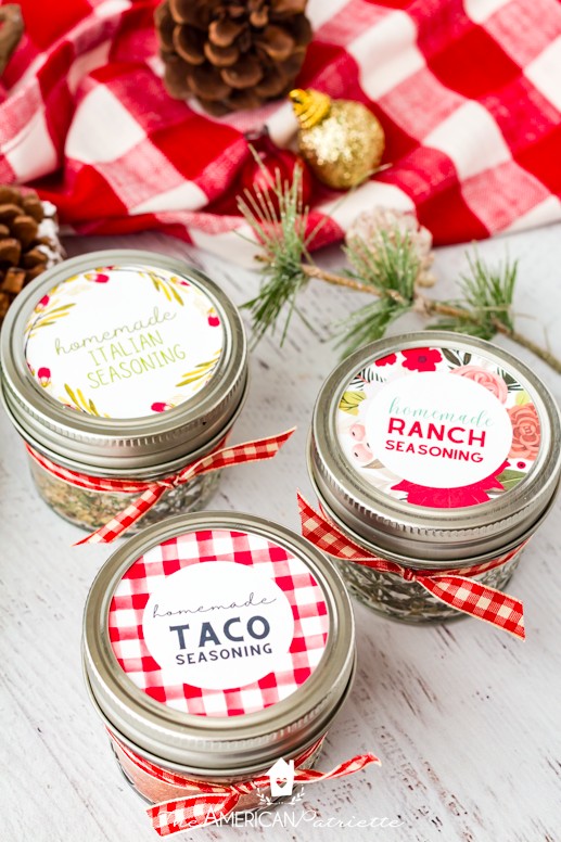 12 Mason Jar Gifts for Christmas - Cute Gift Ideas with Mason Jars