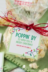 Free Printable Christmas Popcorn Gift Tags (SO CUTE!) - The American ...