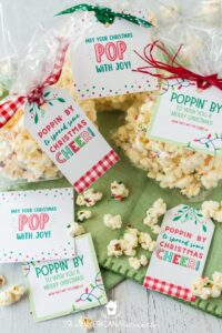 Free Printable Christmas Popcorn Gift Tags (SO CUTE!) - The American ...