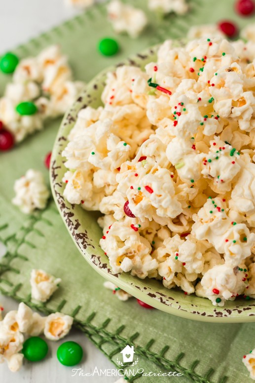 Easy White Chocolate Christmas Popcorn – 6 ways!